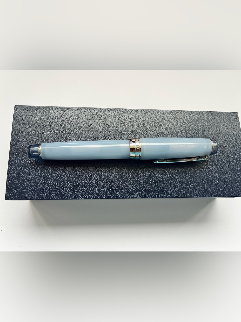 NIP Hachimonjiya Original Fountain Pen Ginzan Snow Gray Medium Fine Nib 18K